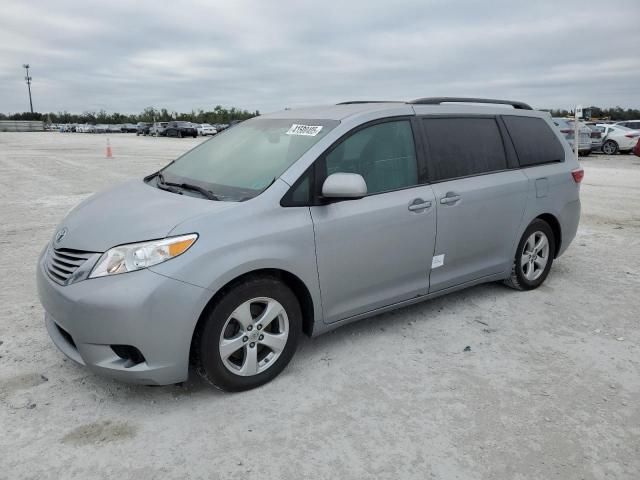 2016 Toyota Sienna LE