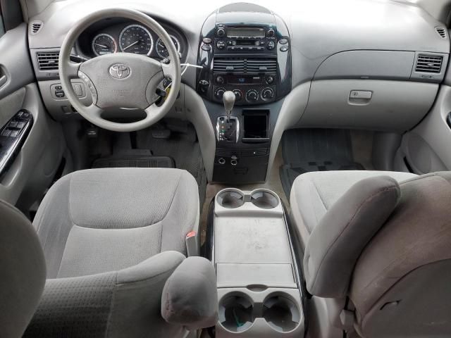 2005 Toyota Sienna CE