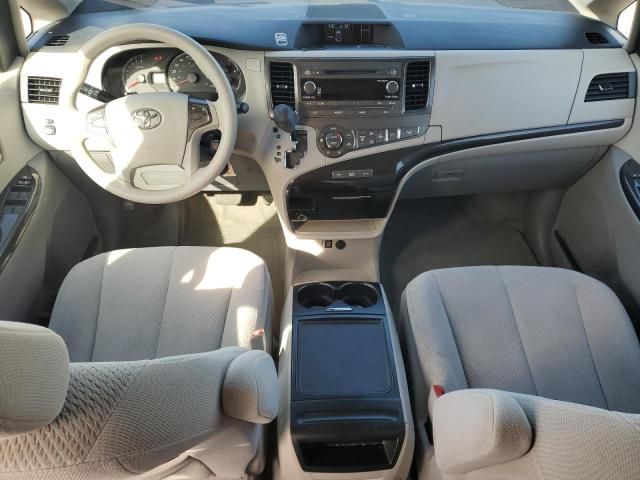 2013 Toyota Sienna LE