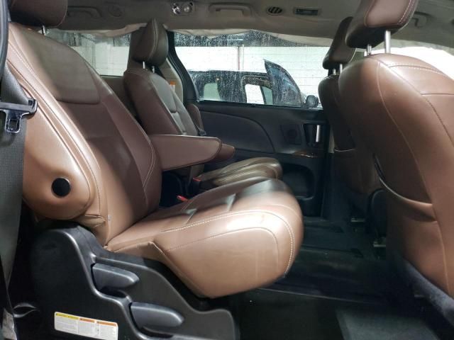 2018 Toyota Sienna XLE