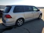 2010 Volkswagen Routan SE