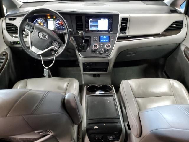 2018 Toyota Sienna XLE