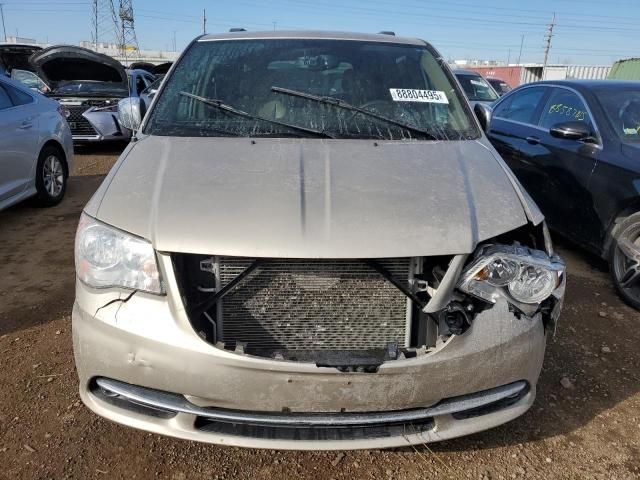 2014 Chrysler Town & Country Touring L