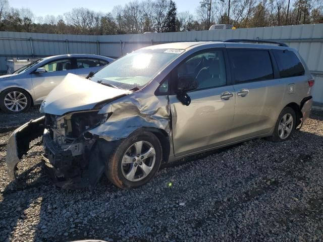 2015 Toyota Sienna LE