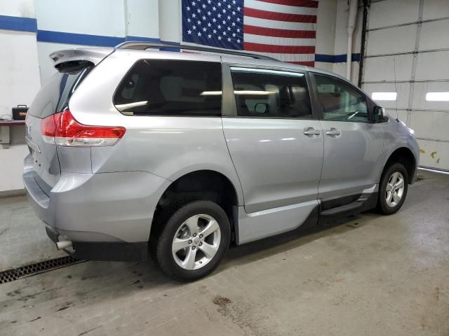 2014 Toyota Sienna LE