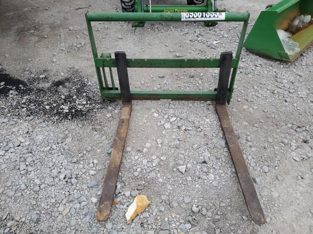 2010 John Deere Load Forks