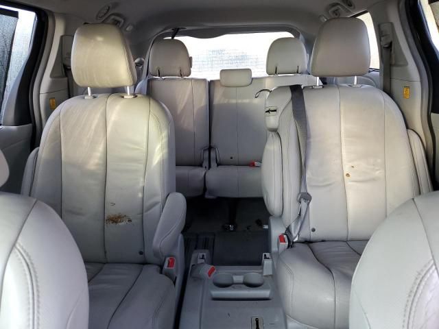 2013 Toyota Sienna XLE