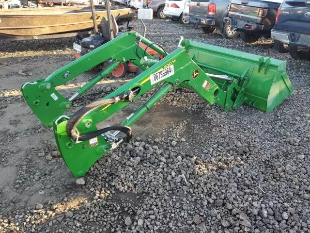 2022 John Deere 520M