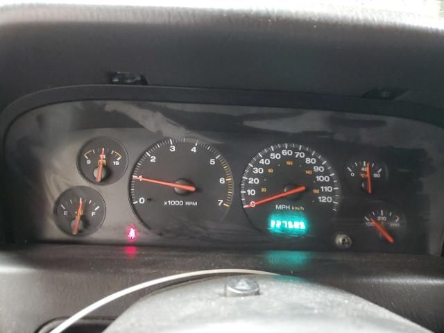 2000 Jeep Grand Cherokee Laredo