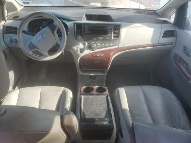 2013 Toyota Sienna XLE