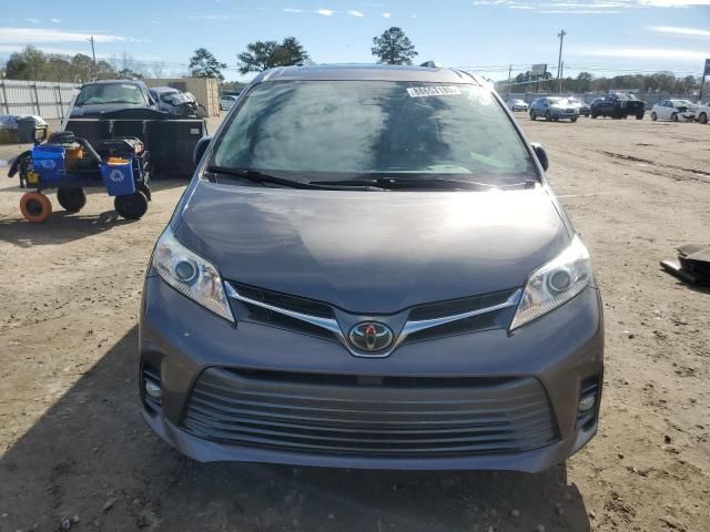 2020 Toyota Sienna XLE