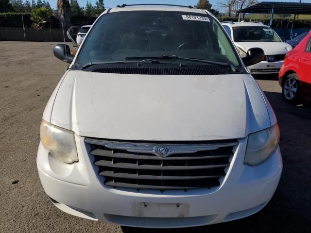 2005 Chrysler Town & Country Touring