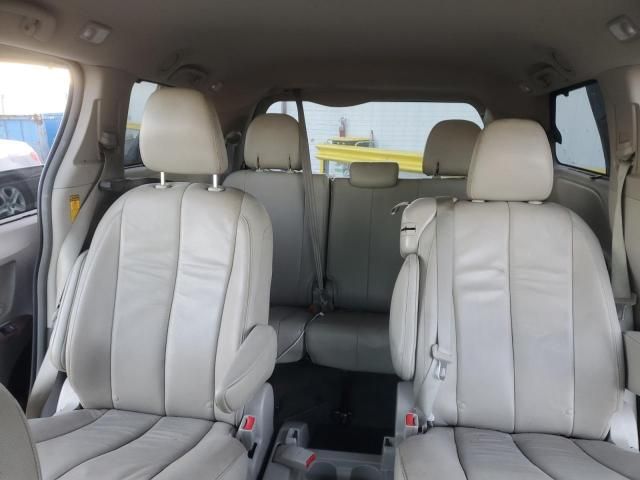 2014 Toyota Sienna XLE