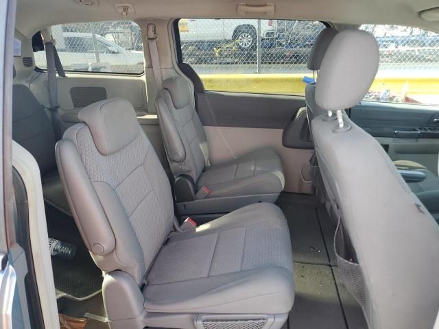 2009 Chrysler Town & Country LX