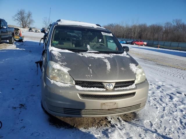 2004 Toyota Sienna CE