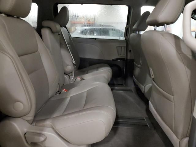 2015 Toyota Sienna XLE