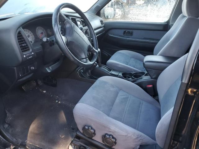 2001 Nissan Pathfinder LE