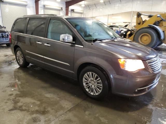 2016 Chrysler Town & Country Touring L