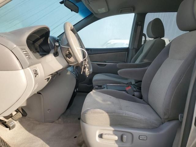 2009 Toyota Sienna CE