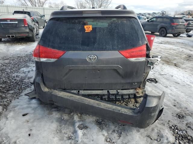 2014 Toyota Sienna LE