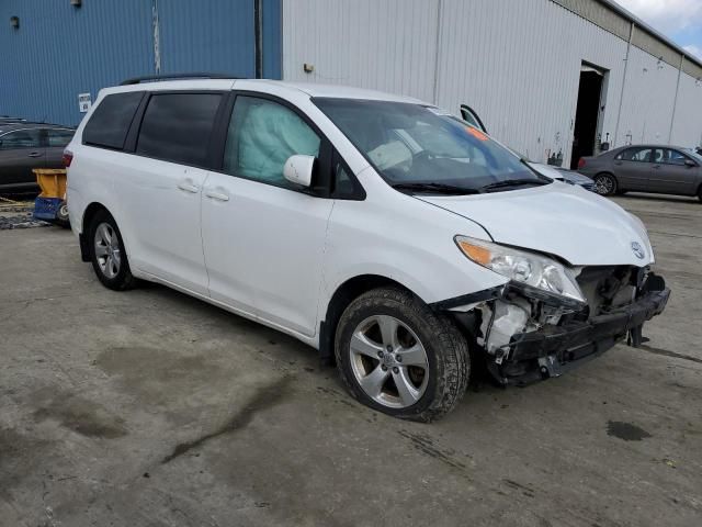 2015 Toyota Sienna LE