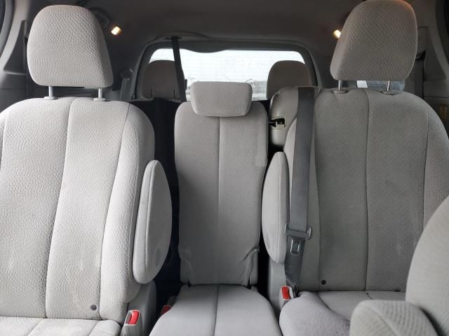 2013 Toyota Sienna LE