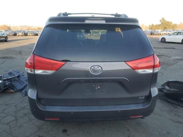 2014 Toyota Sienna XLE