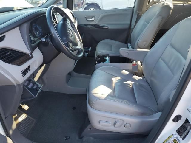 2017 Toyota Sienna XLE