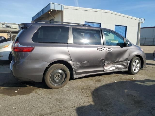 2020 Toyota Sienna LE