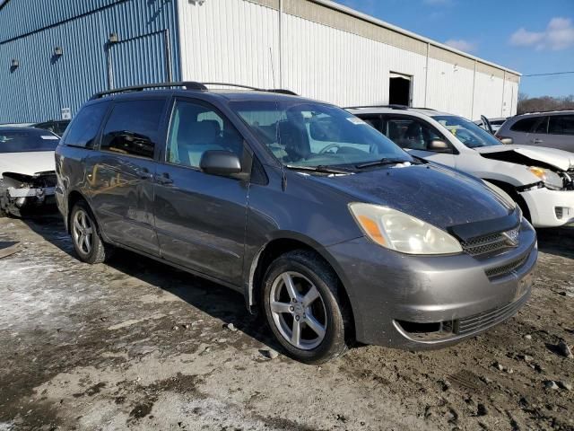 2004 Toyota Sienna LE