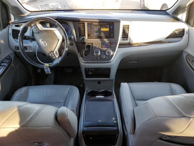 2016 Toyota Sienna XLE