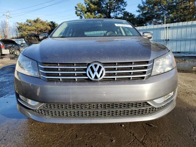 2013 Volkswagen Passat SEL