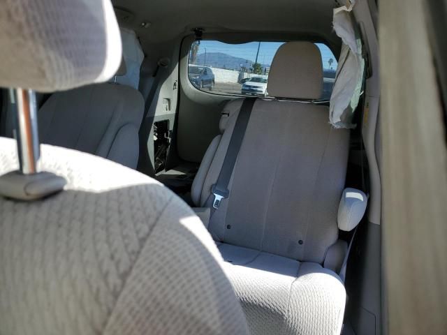 2014 Toyota Sienna LE