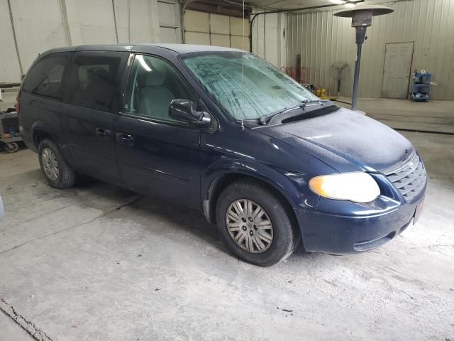 2005 Chrysler Town & Country LX