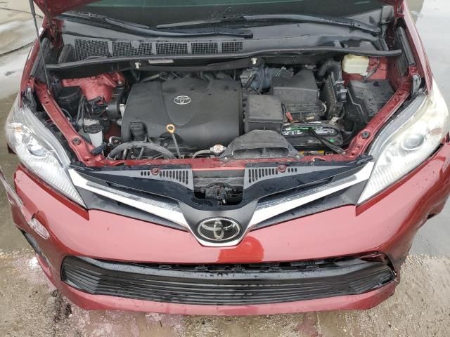 2018 Toyota Sienna LE