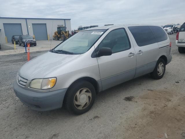 2001 Toyota Sienna CE