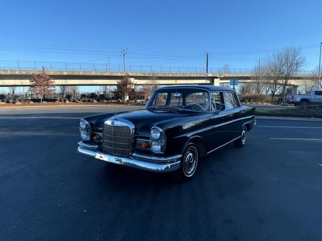 1965 Mercedes-Benz 220 SE