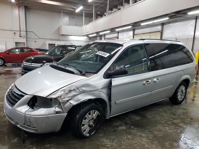 2007 Chrysler Town & Country LX