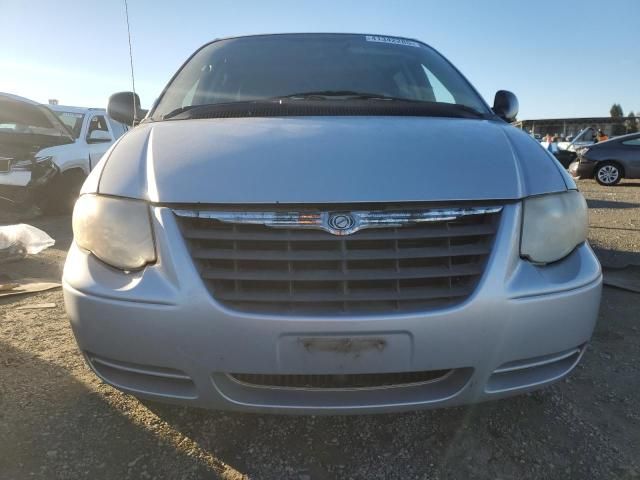 2006 Chrysler Town & Country LX