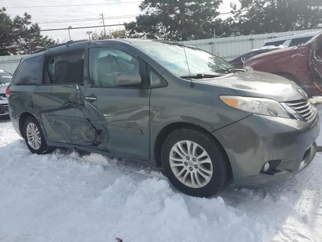 2013 Toyota Sienna XLE