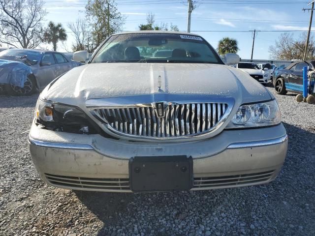 2005 Lincoln Town Car Signature