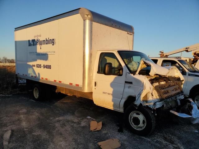 2018 Ford Econoline E450 Super Duty Cutaway Van