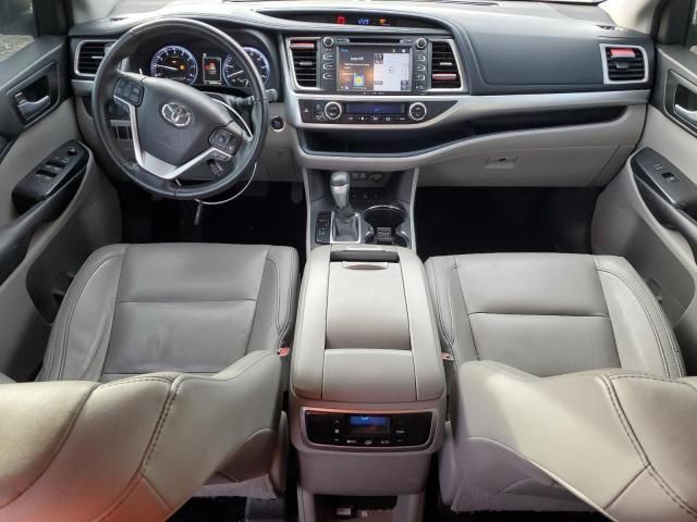 2017 Toyota Highlander SE