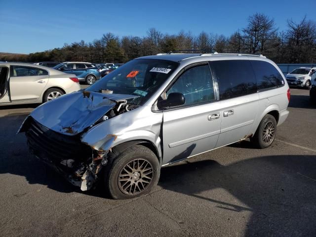 2005 Chrysler Town & Country LX