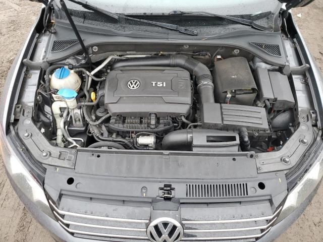 2015 Volkswagen Passat SE