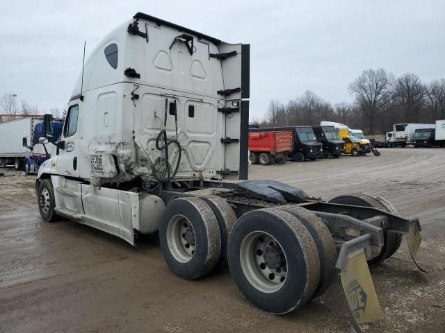 2013 Freightliner Cascadia 125