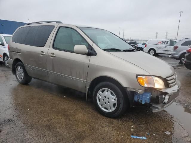 2002 Toyota Sienna LE