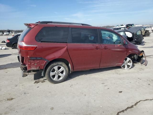 2018 Toyota Sienna LE