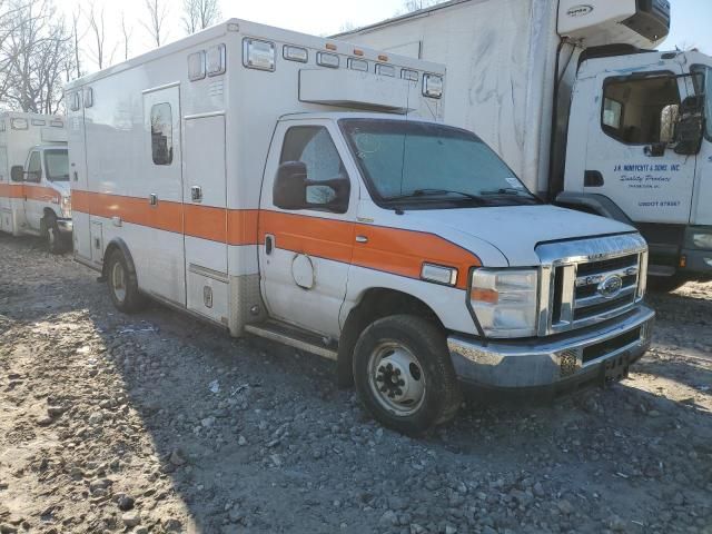 2017 Ford Econoline E450 Super Duty Cutaway Van