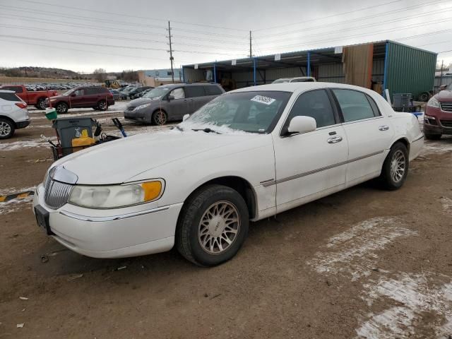 2001 Lincoln Town Car Signature